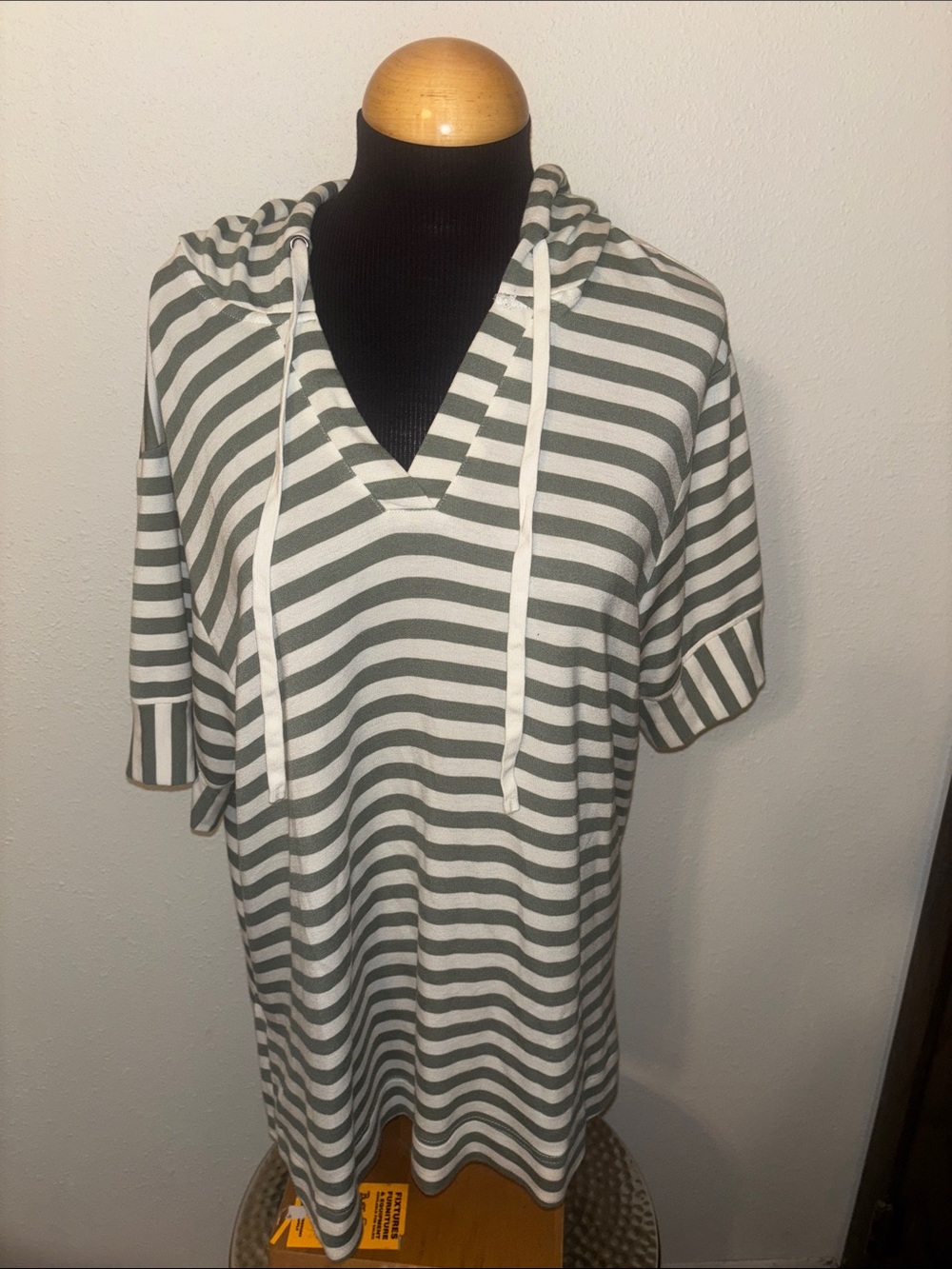 Jane & Delancey Hoodiled Pullover Top size 1X